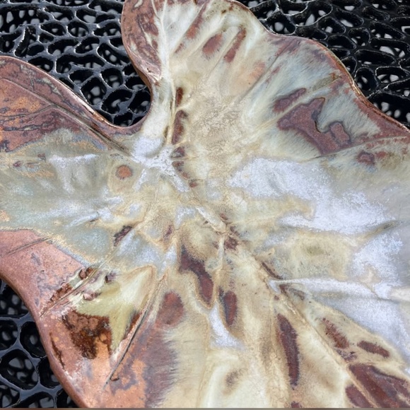 One of a kind- Elephant Ear Pottery Plate / Tray - Picture 3 of 5